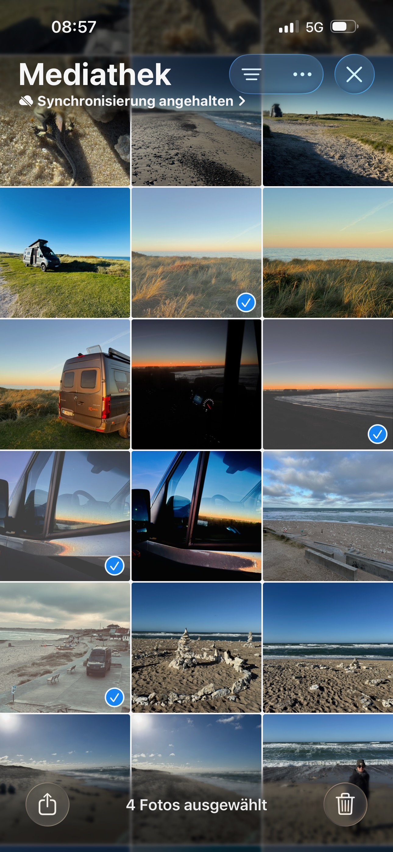 Selecting multiple photos in the Photos app